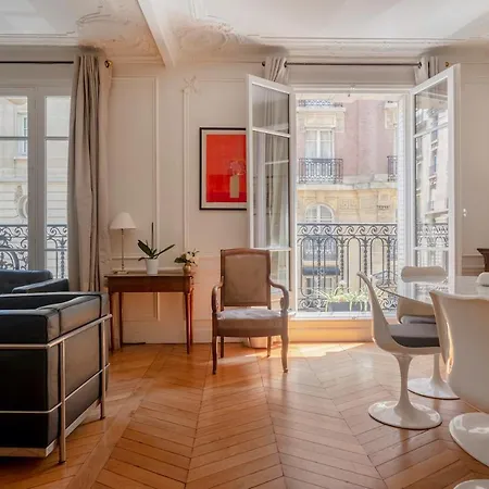 Eiffel Tower Center Apartment Paris